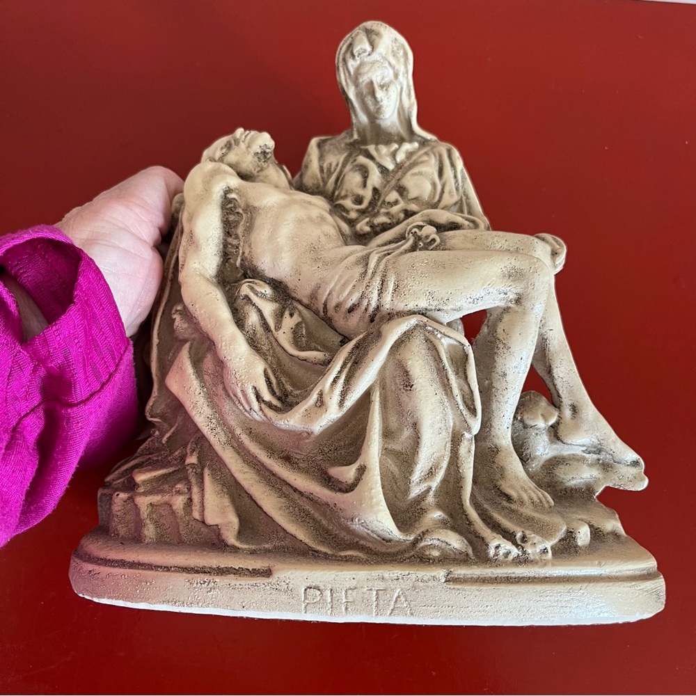 Vintage Michelangelo Pieta Jesus Mary Art Sculpture. This is old, stored cabinet - Picture 5 of 10